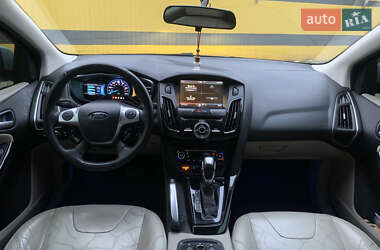 Хэтчбек Ford Focus 2013 в 