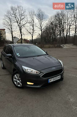 Хэтчбек Ford Focus 2015 в 