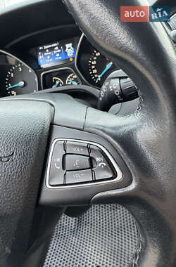 Хэтчбек Ford Focus 2015 в 