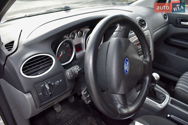 Хетчбек Ford Focus 2010 в Ужгороді