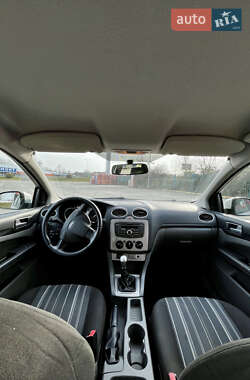 Хэтчбек Ford Focus 2010 в Ужгороде
