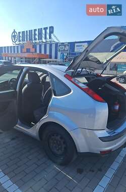 Хэтчбек Ford Focus 2005 в 