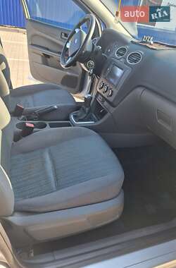 Хэтчбек Ford Focus 2005 в 