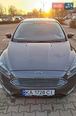 Седан Ford Focus 2016 в 