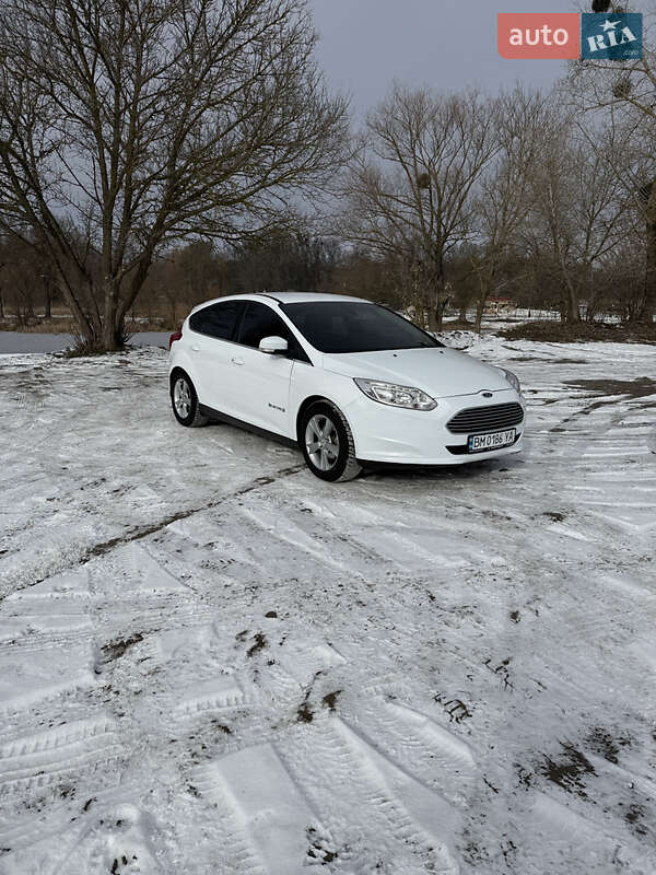 Хэтчбек Ford Focus 2013 в Ромнах