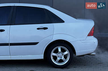 Седан Ford Focus 2001 в 