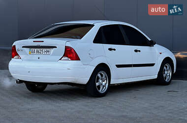 Седан Ford Focus 2001 в 