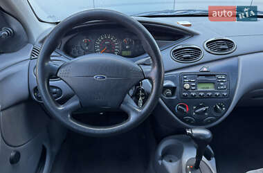 Седан Ford Focus 2001 в 