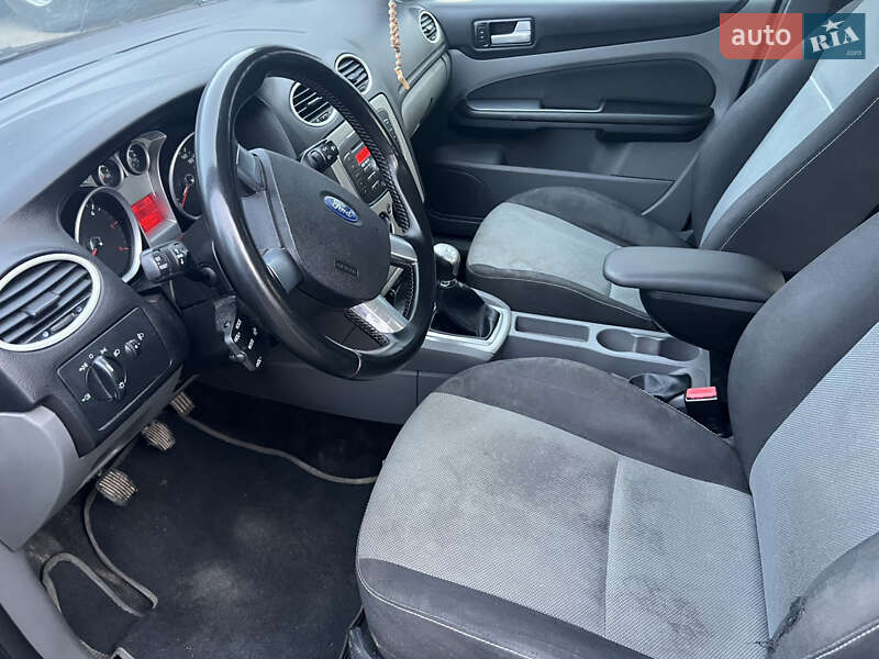 Хэтчбек Ford Focus 2010 в Самборе