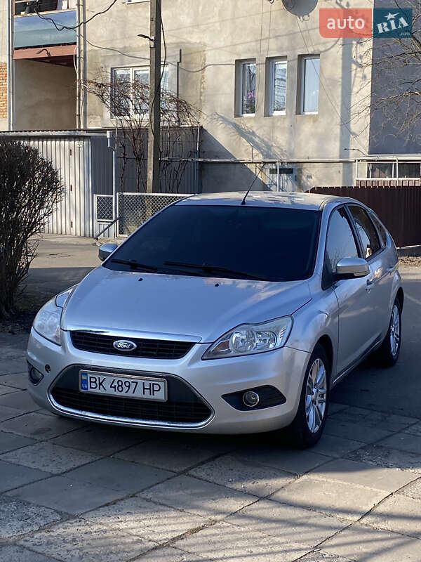 Хетчбек Ford Focus 2009 в Дубні