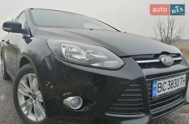Хэтчбек Ford Focus 2011 в 
