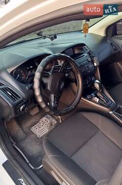Седан Ford Focus 2015 в 