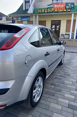 Хэтчбек Ford Focus 2006 в Новой Одессе