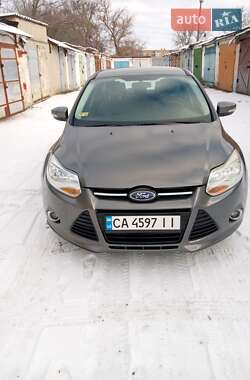 Хэтчбек Ford Focus 2012 в 