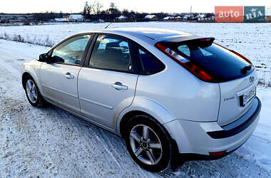 Хетчбек Ford Focus 2005 в Ромнах