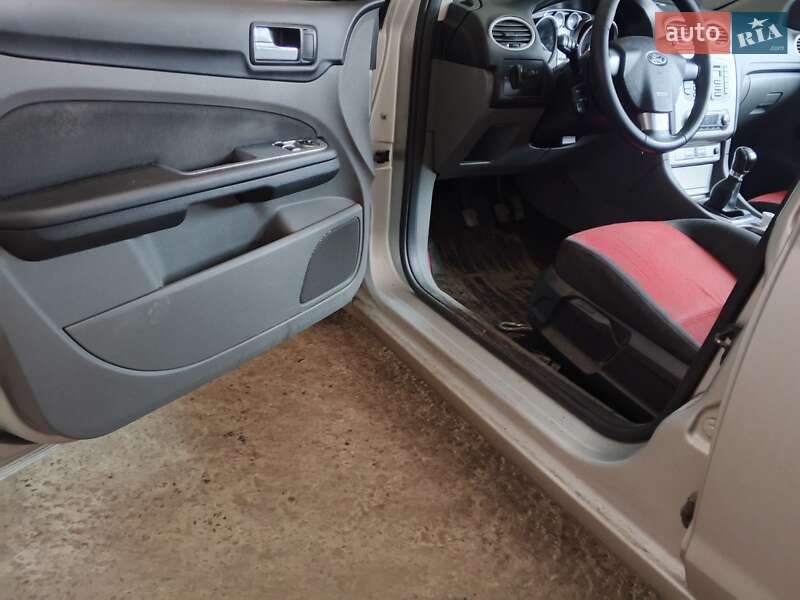 Универсал Ford Focus 2010 в Днепре