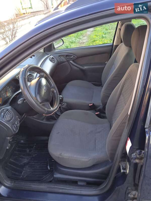 Универсал Ford Focus 2003 в Новомосковске