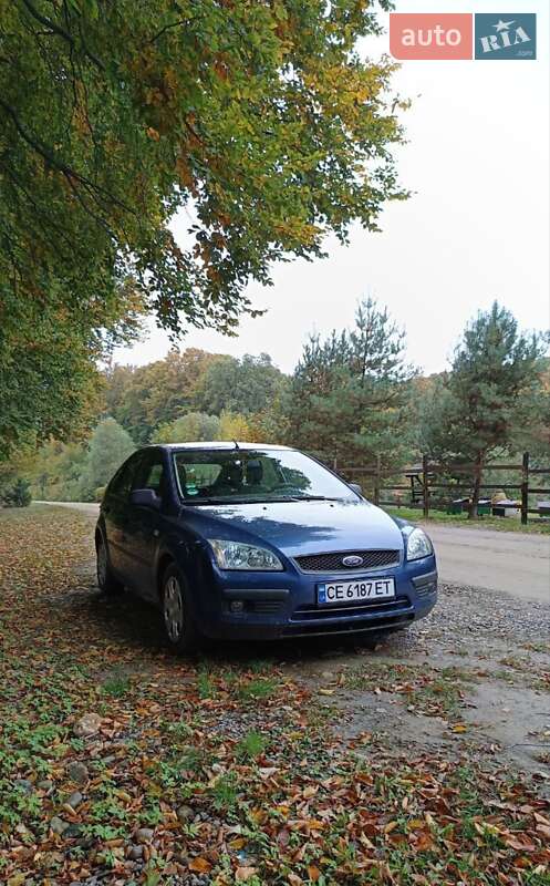Хэтчбек Ford Focus 2005 в 