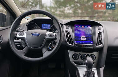 Хэтчбек Ford Focus 2014 в Киеве