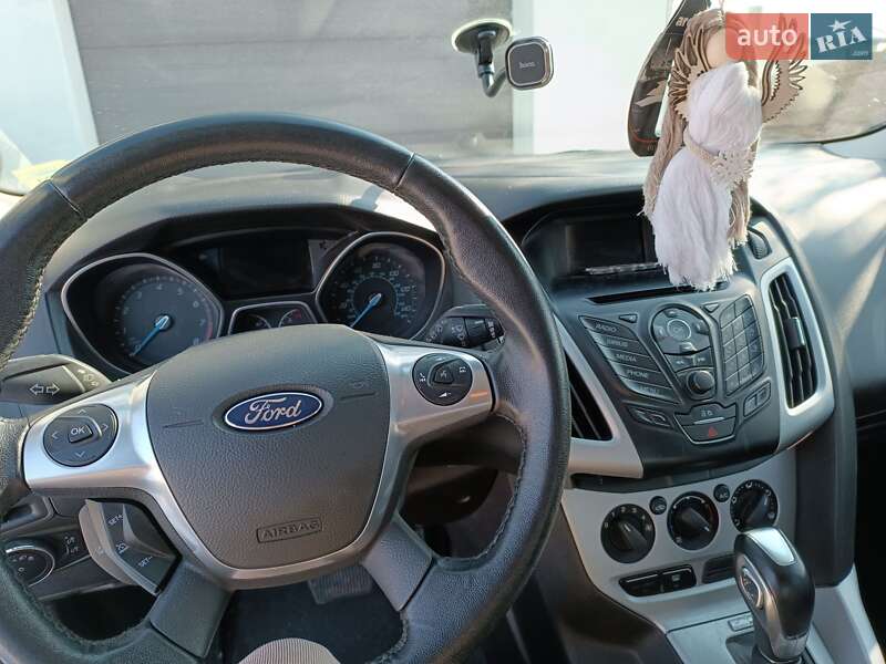 Хэтчбек Ford Focus 2014 в Киеве
