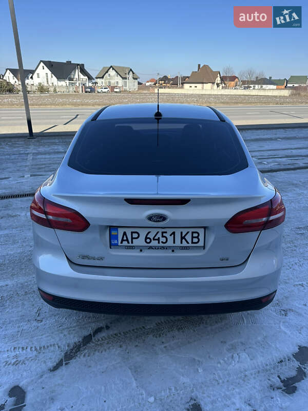 Седан Ford Focus 2015 в Луцке