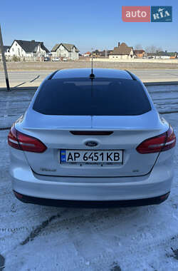 Седан Ford Focus 2015 в 