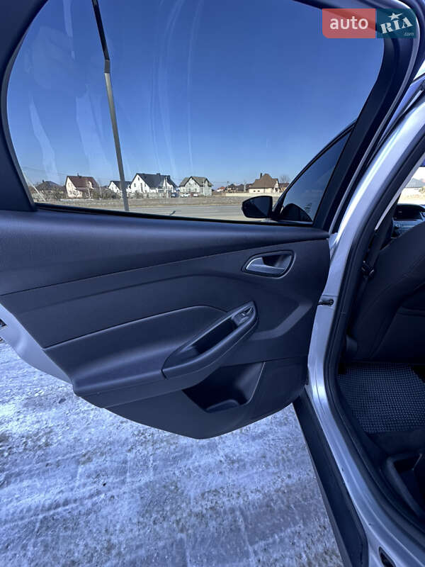 Седан Ford Focus 2015 в Луцке