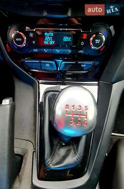 Хэтчбек Ford Focus 2013 в 