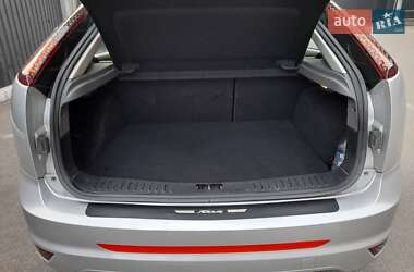 Хэтчбек Ford Focus 2010 в 