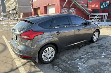 Хэтчбек Ford Focus 2015 в 