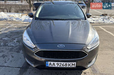 Хэтчбек Ford Focus 2015 в 