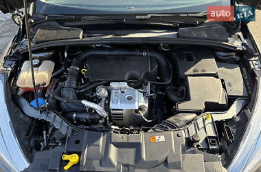 Хэтчбек Ford Focus 2015 в 
