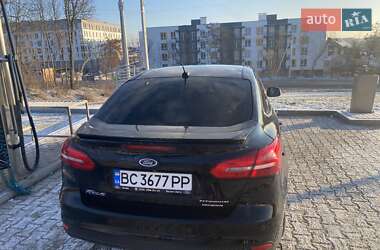 Седан Ford Focus 2016 в 