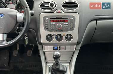 Хетчбек Ford Focus 2011 в 