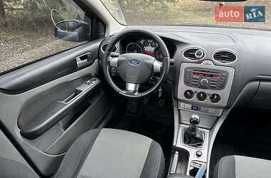Хетчбек Ford Focus 2011 в 