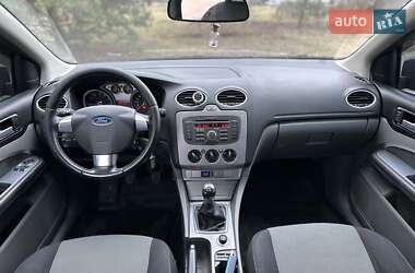 Хетчбек Ford Focus 2011 в 