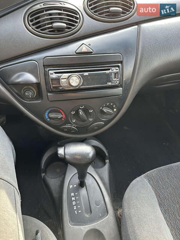 Седан Ford Focus 2001 в Херсоне