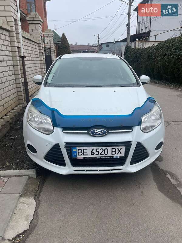 Хэтчбек Ford Focus 2013 в 