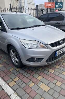 Хэтчбек Ford Focus 2010 в 