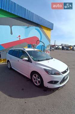 Универсал Ford Focus 2010 в 