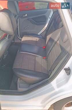 Универсал Ford Focus 2010 в 