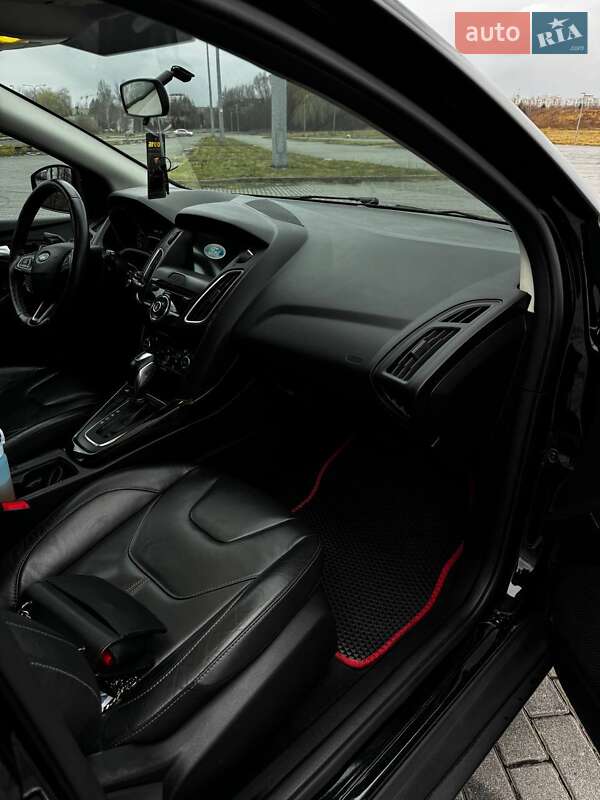 Хэтчбек Ford Focus 2015 в Львове