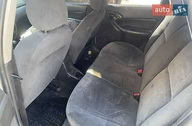 Седан Ford Focus 2002 в 