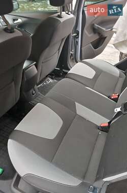 Хэтчбек Ford Focus 2013 в 