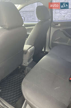 Седан Ford Focus 2010 в 
