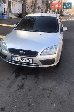Хэтчбек Ford Focus 2006 в 