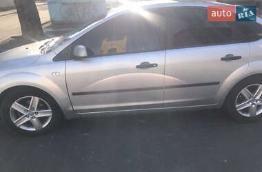 Хэтчбек Ford Focus 2006 в 