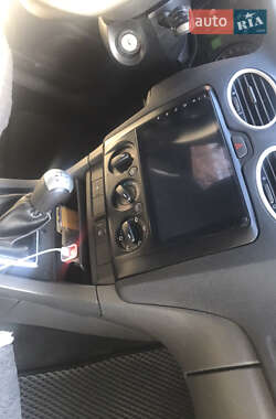 Хэтчбек Ford Focus 2006 в 
