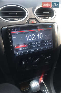 Хэтчбек Ford Focus 2006 в 
