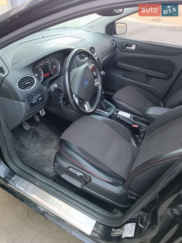 Хэтчбек Ford Focus 2007 в Загвоздье